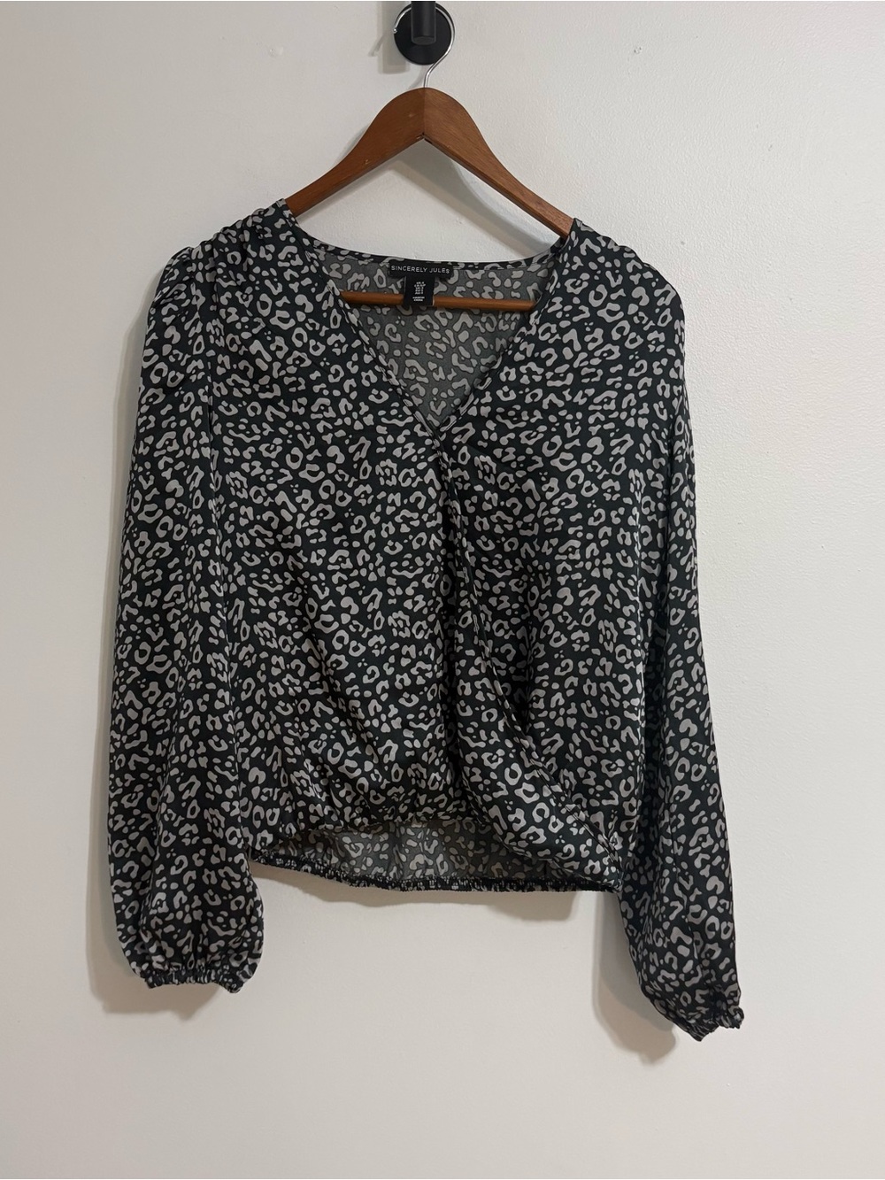Sincerely Jules Small Black Cheetah Print Blouse - Picture 1 of 4